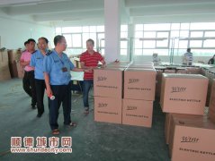 一大楼内竟有三制假窝点　“一锅端”