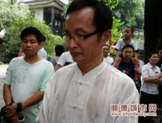 龙江人创作的国画被制成明信片