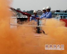 紧急演练：燃气输送管着火， 15分钟扑灭