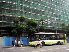 伦教邮局公交站牌搬家了，远离工地