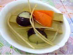 伦教医院中医：甘蔗马蹄煮水清肠胃