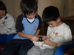 学生组成圆梦队，为霞石困难儿童圆梦