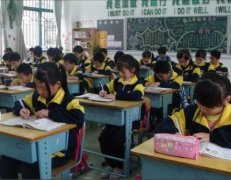 马龙小学举行英语书写比赛