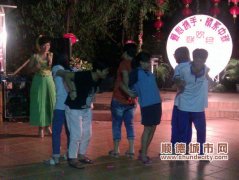单亲家庭也温暖，与结对企业共迎中秋