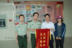 战士路遇车祸　救人不留姓名
