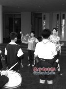 香港童军搭帐篷 容桂细路来帮忙