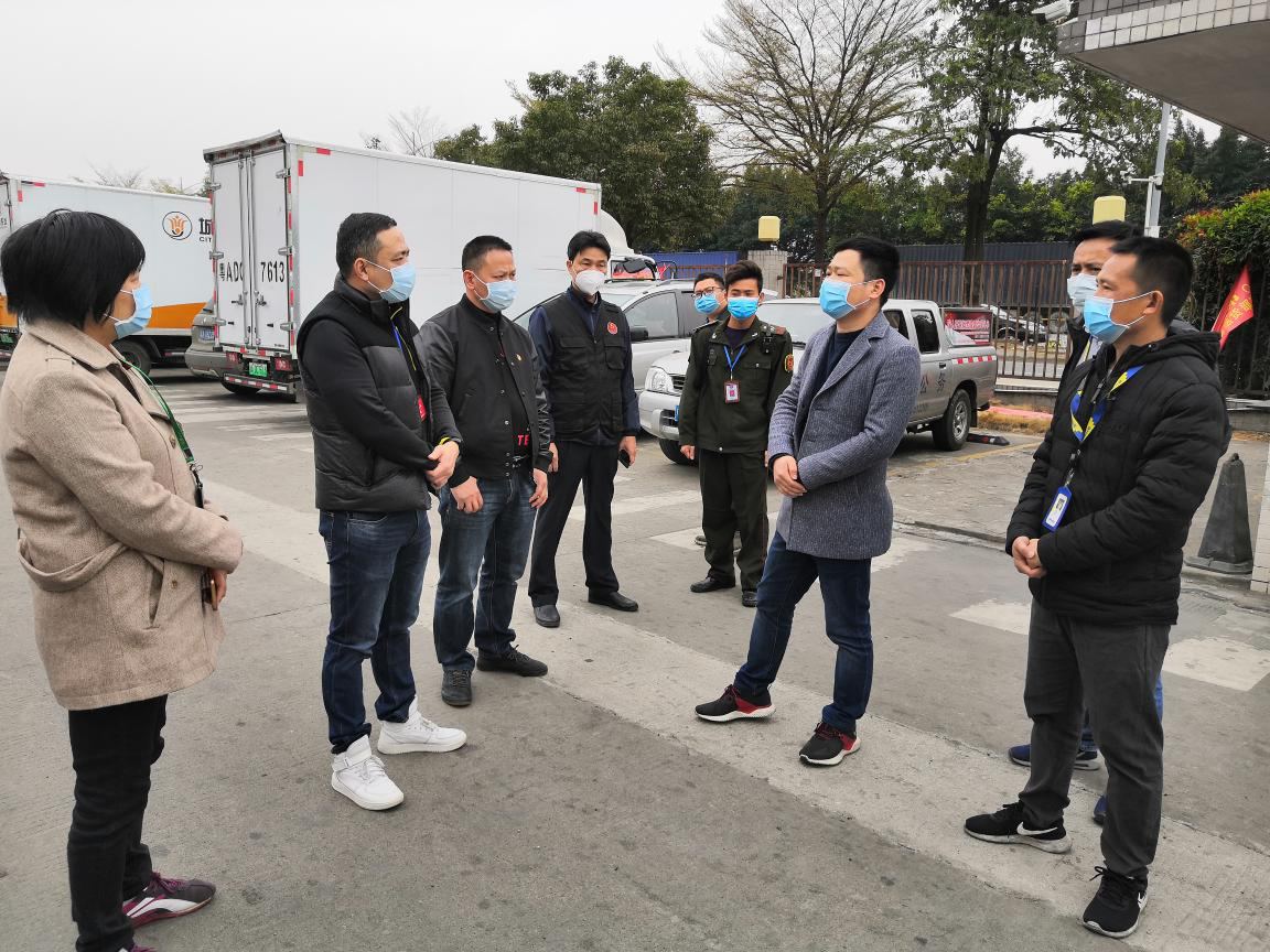 打好疫情防控攻坚战，陈村检查快递行业